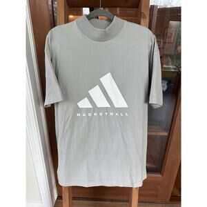 Adidas Basketball Tee Men’s Gray Heavyweight Short Sleeve Graphic Mockneck Small
